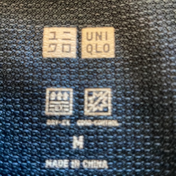 Men’s Uniqlo Shirt Size M Very Soft Material - Picture 3 of 3